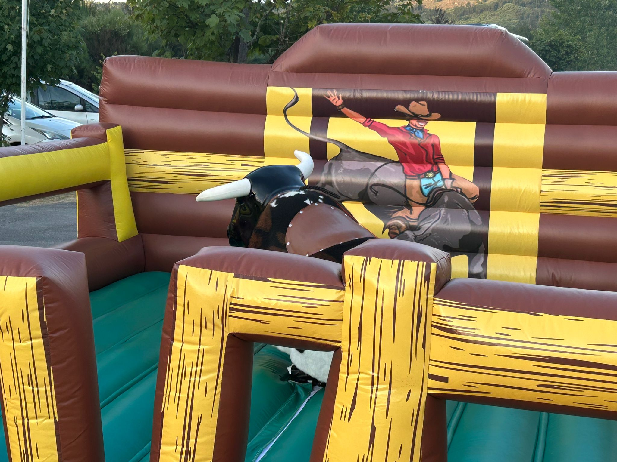 Touro Mecânico Insuflável